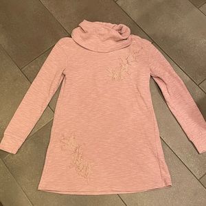 ❤️ BOGO FREE ❤️ Small Dusty Rose Cowl Neck Sweatshirt Gorgeous Embroidery Flower
